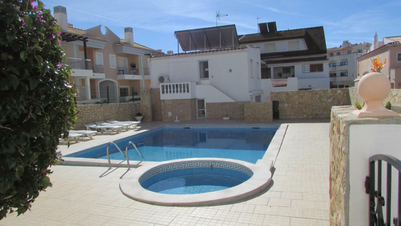 Apartamentos Cabrita Olhos de Agua  Exterior foto